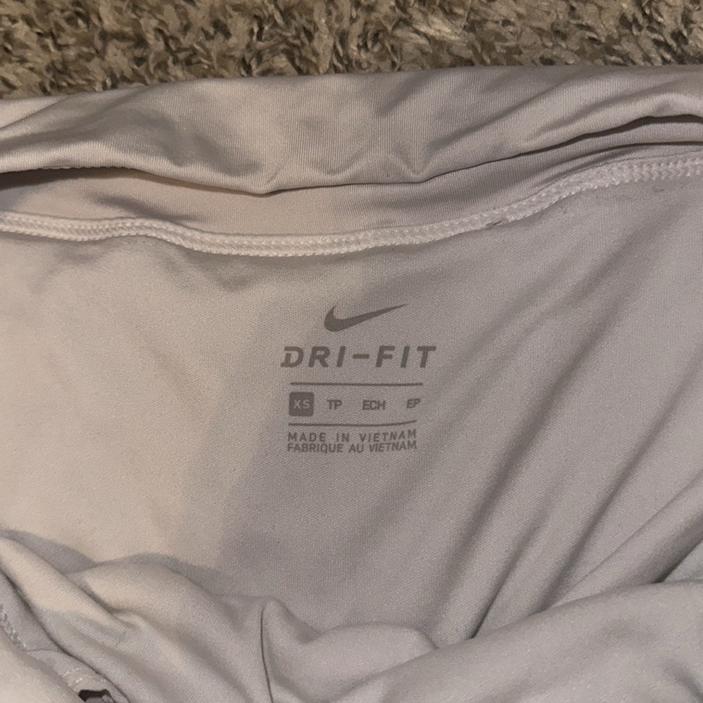 Nike - Picture 3 of 3